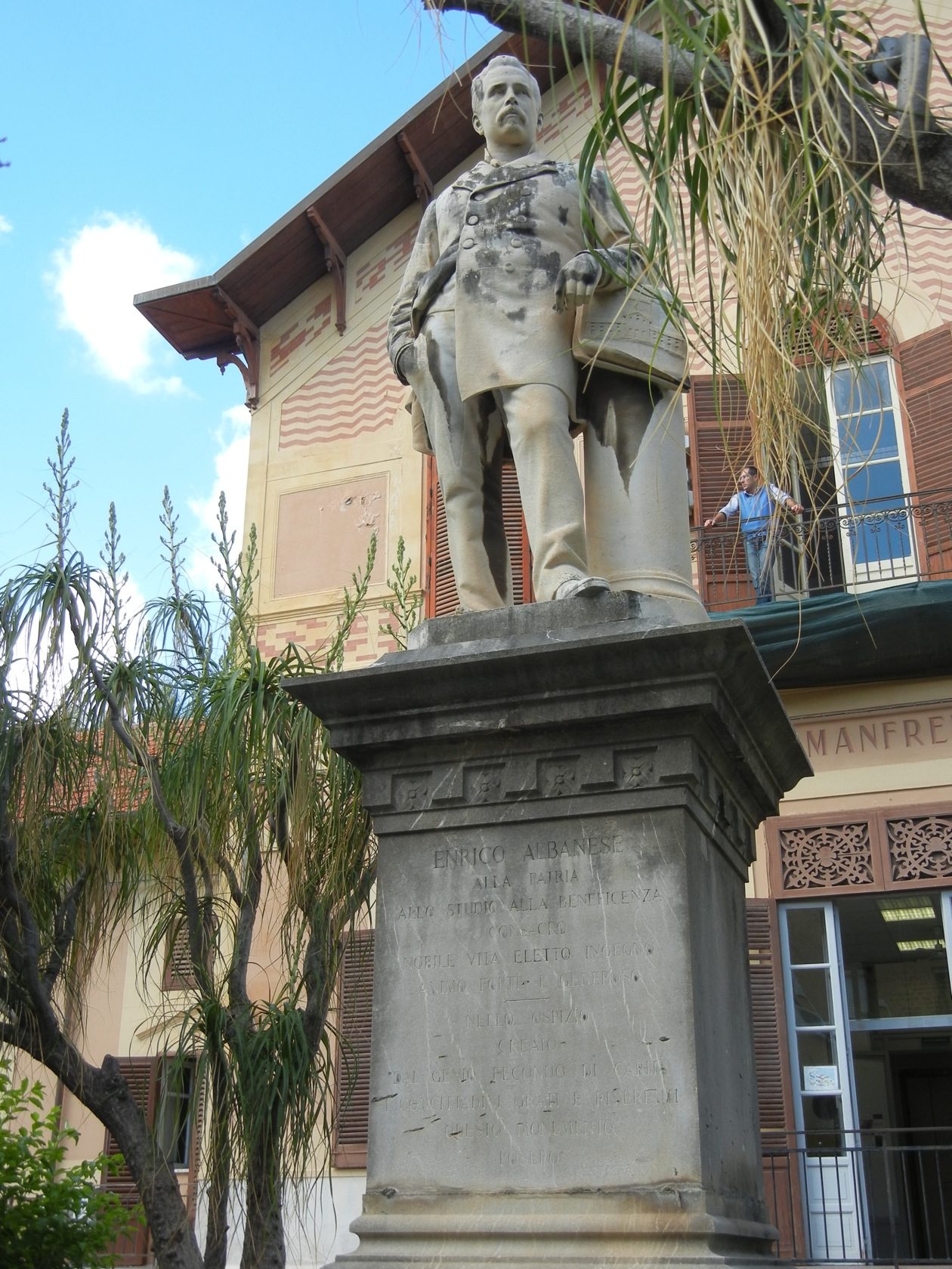 E.Albanese's statue 3.JPG